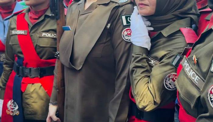 خواتین پولیس ملازمین کےدوران ڈیوٹی نقاب کرنے پر پابندی عائد