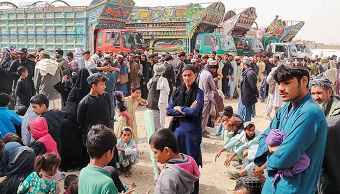 پاکستان چھوڑنے والے غیرقانونی افغان باشندوں کی واپسی کا سلسلہ جاری