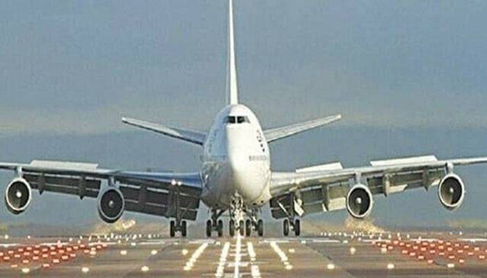 نجی ایئر لائن کےطیارے کی ہنگامی لینڈنگ،گورنر سندھ حادثے سےبال بال بچ گئے