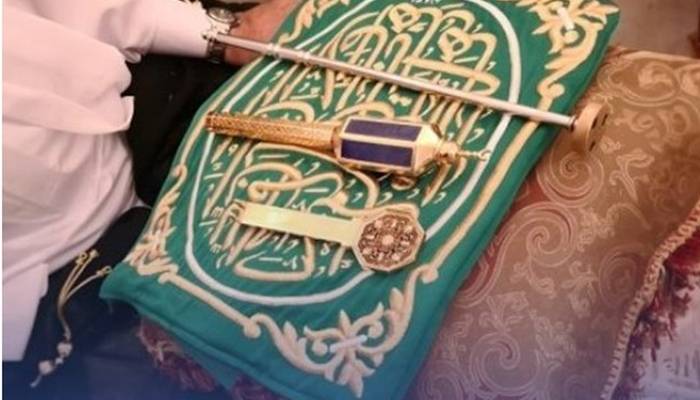 key of kaaba handed over to new saadan