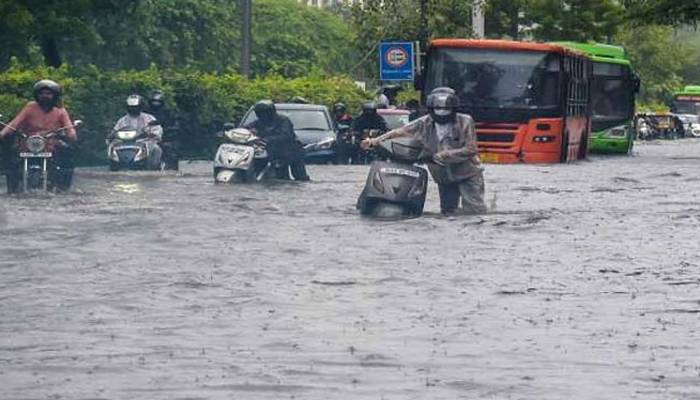 دہلی میں طوفانی بارشوں نے 88 سالہ ریکارڈ توڑ دیا