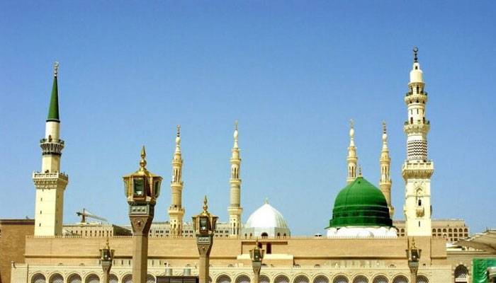 مسجد نبوی کو دن میں 5 مرتبہ سینیٹائز ،گلاب اور بخور کیساتھ قالینوں کو معطر کیا جاتا ہے، الحرمین الشریفین اتھارٹی