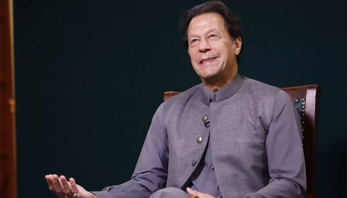 شفاف الیکشن کیلئے اسٹیبلشمنٹ کو پیچھے ہٹنا پڑے گا:عمران خان