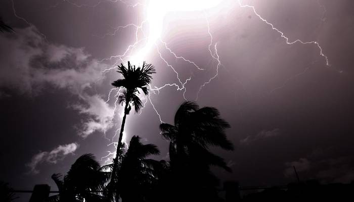 lightning claim 100 lives in india