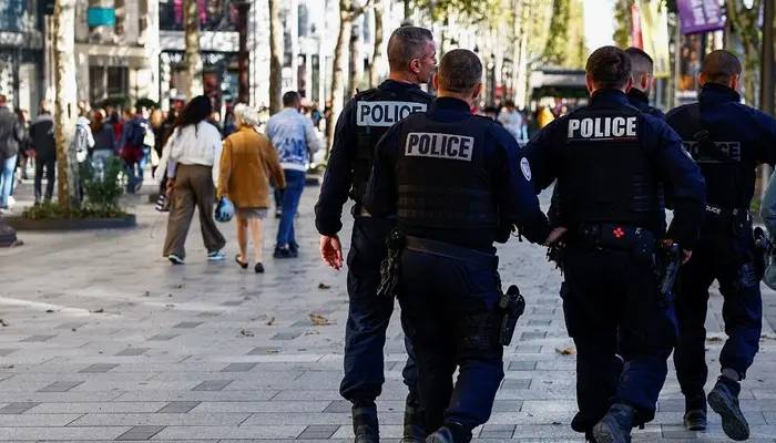 police office attacked in paris