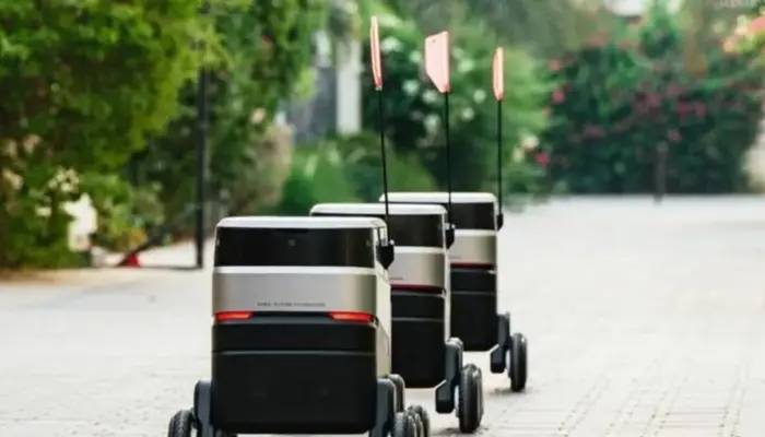 dubai self delivery robot service