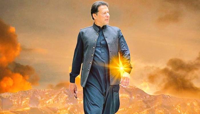 فوج کے ساتھ تعلقات برقرارنہ رکھنا بیوقوفی ہے،عمران خان