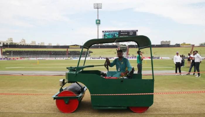 pak vs bangladesh match late