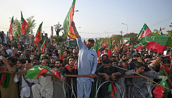 جلسےمیں جانےوالےکارکنان کےراستے میں رکاوٹ نہ ڈالی جائے،عدالت