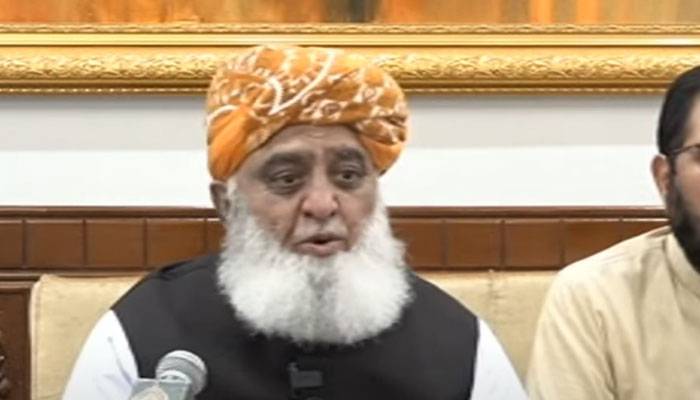 'مولانا فضل الرحمان کانئے الیکشن کامطالبہ، جعلی پارلیمنٹ سے آئینی ترمیم زیادتی ہے'