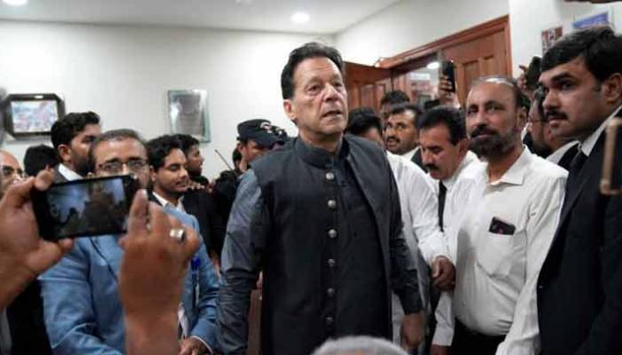 احتجاج میں توڑ پھوڑ:پولیس کاعمران خان کو نامزد مقدمات میں شامل تفتیش کرنےکافیصلہ