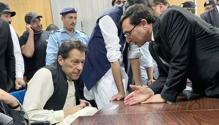 گوہر ،عمران خان ملاقات پرسوالیہ نشان،امتیازی سلوک نہیں کرسکتے،وزارت داخلہ