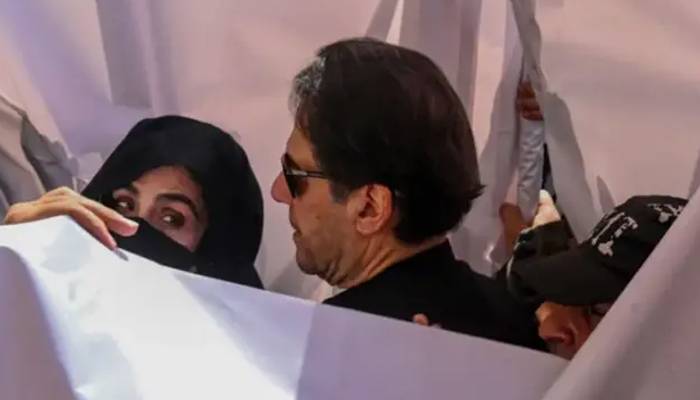  توشہ خانہ ٹو کیس:عمران خان اور بشریٰ بی بی پر فرد جرم عائد نہ ہو سکی