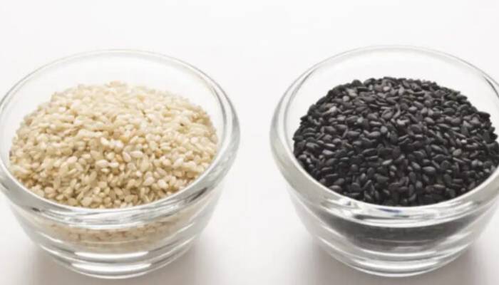 white and black seasme seed