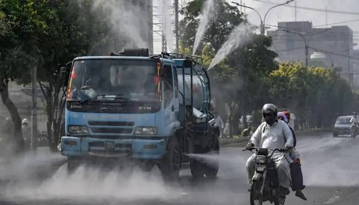 لاہور،ملتان 3دن کیلئے لاک ڈاؤن،تعلیمی ادارے مزید ایک ہفتے کیلئے بند