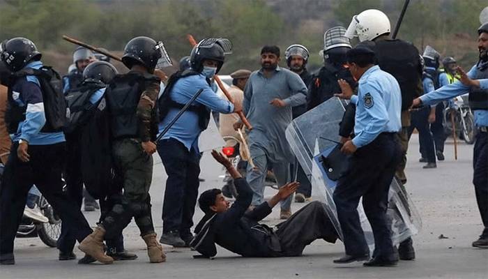 پی ٹی آئی کے 865کارکنان گرفتار،اسلحہ،غلیلیں،اورآنسو گیس کےشیل برآمد