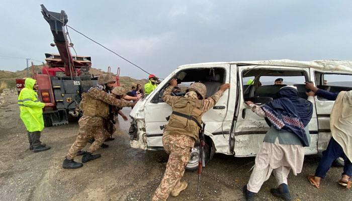 شمالی وزیرستان ٹریفک حادثہ، پاک فوج کے بروقت ریسکیو آپریشن  سے قیمتی جانیں بچ گئیں