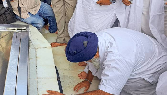 توہین مذہب پرسابق نائب وزیراعلیٰ کو انوکھی سزا