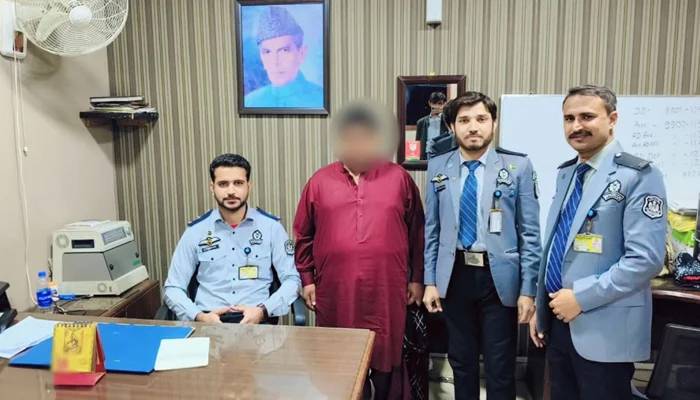 گداگری میں ڈی پورٹ شخص کی دوبارہ سعودی عرب جانے کی کوشش ناکام