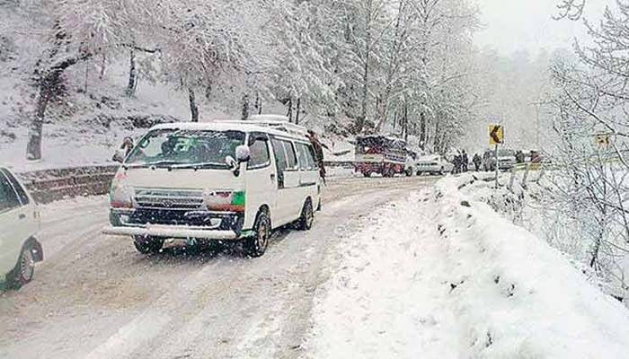 سردی میں اضافہ،مری، گلیات، ایوبیہ میں برفباری،محکمہ موسمیات کی بارشوں کی پیشگوئی
