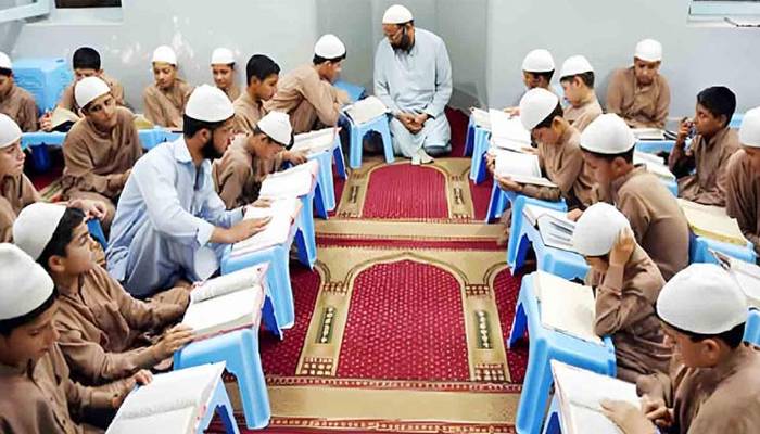 مدارس رجسٹریشن سے متعلق وفاقی حکومت کا صدارتی آرڈیننس لانے کا فیصلہ