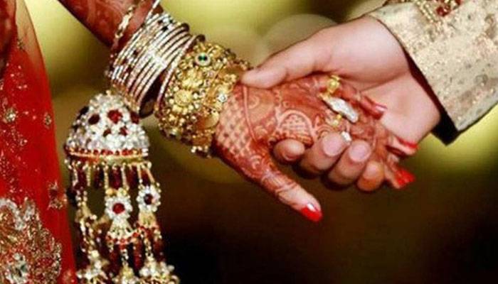 بھارت: روٹی دیر سے ملنے پر بارات واپس، دولہے نے دوسری لڑکی سے شادی  کرلی