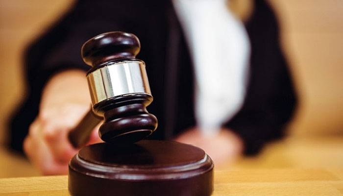سال 2024 سیاستدانوں پر کیسا گزرا، کن کی مشکلات بڑھیں ، کن کو سزائیں ہوئیں؟