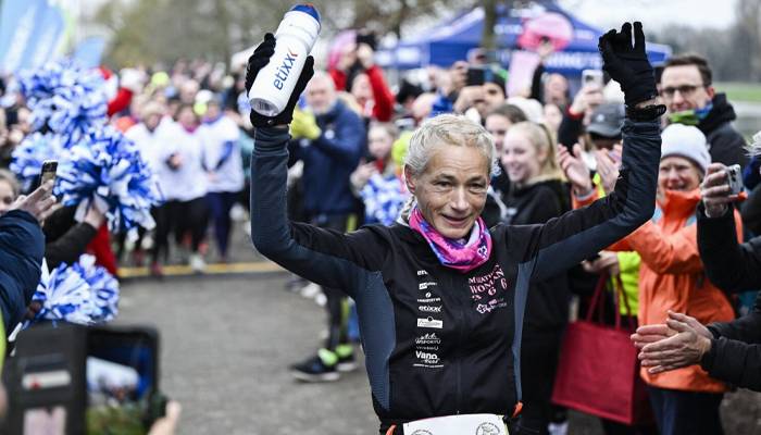 new race record by a 55 year old woman