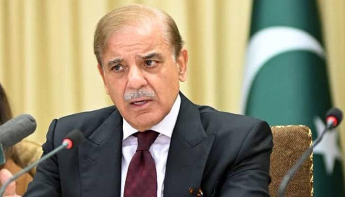 وزیرا عظم کا لیسکو میں کرپشن کے الزامات پر نکالے جانیوالے 12 افسران کی بحالی کا نوٹس