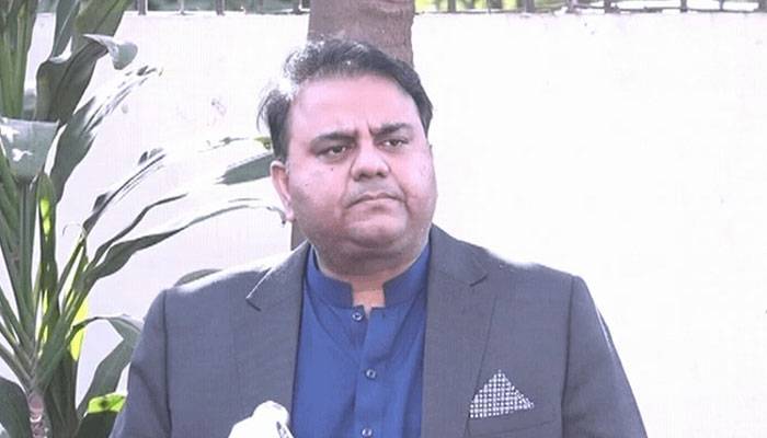 عمران خان کو سیاسی منظر نامے میں شامل کیے بغیر استحکام نہیں آ سکتا، فواد چوہدری