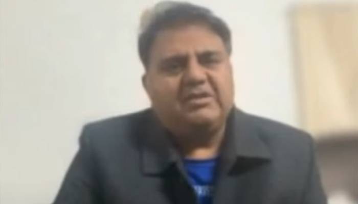القادر ٹرسٹ کیس، صرف عمران خان کو ٹارگٹ بنایا جارہا ہے: فواد چودھری