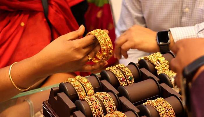 سونے کی قیمت میں بڑی کمی، خریداروں کے لئے خوشخبری