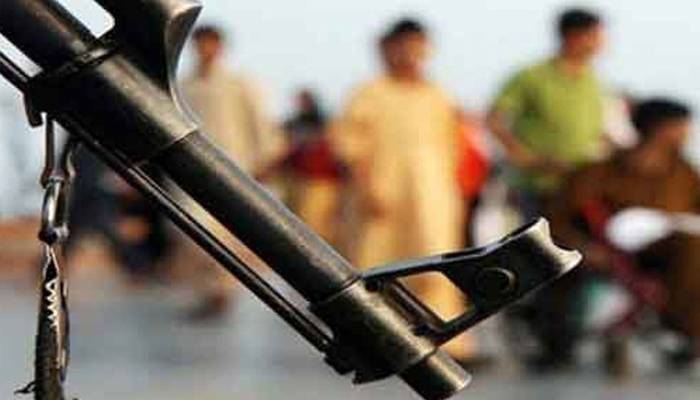 قمبر: تہرے قتل کی لرزہ خیز واردات، باپ سمیت بیٹوں کو گولیاں مار دی گئیں