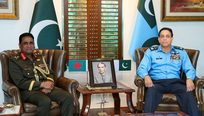 بنگلہ دیشی فوج کے پی ایس او کی سربراہ پاک فضائیہ سے ملاقات، JF-17 تھنڈر طیاروں میں اظہار دلچسپی