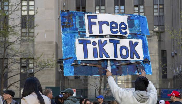 Trump mulls executive order to ‘save TikTok’ – media