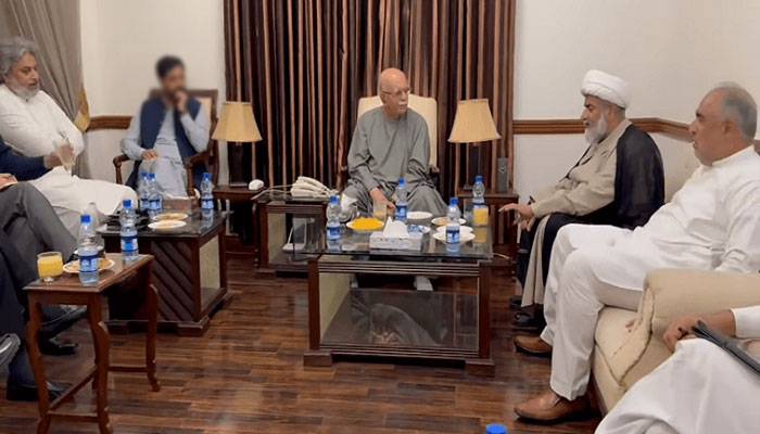 تحریک تحفظ آئین پاکستان کے قائدین  کا اہم اجلاس،سیاسی جماعتوں کیساتھ رابطے تیز کرنے کا فیصلہ
