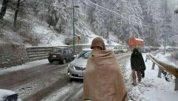 ملک میں سردی کی لہر، بارش اور برفباری کی پیشگوئی