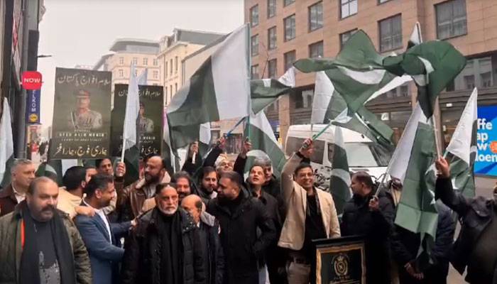 بلجئیم  میں “پاکستان زندہ باد” ریلی