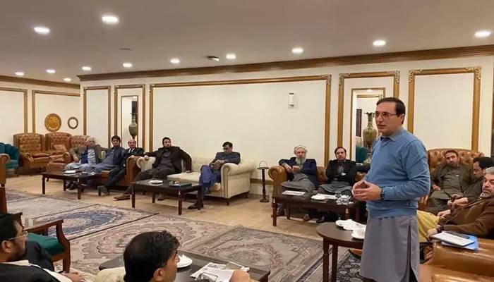 پی ٹی آئی کورکمیٹی اجلاس کی اندرونی کہانی