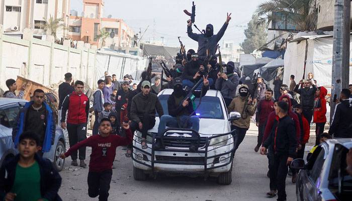 جنگ بندی   کا آغاز، فلسطینی مزاحمت کاروں کا غزہ کی گلیوں میں گشت، عوام کا والہانہ استقبال