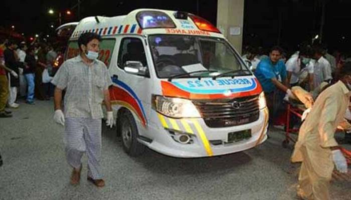  چیچہ وطنی ؛ مسافر بس اور ٹرالی میں خوفناک تصادم، 3 افراد جاں بحق