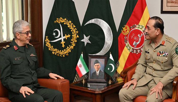 آرمی چیف سے ایرانی چیف آف جنرل سٹاف کی ملاقات، دوطرفہ دفاعی تعاون کے امور پر تبادلہ خیال