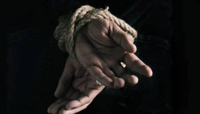 اغوا کا ڈرامہ،سگی بیٹی نےباپ کو لاکھوں کا چونا لگادیا