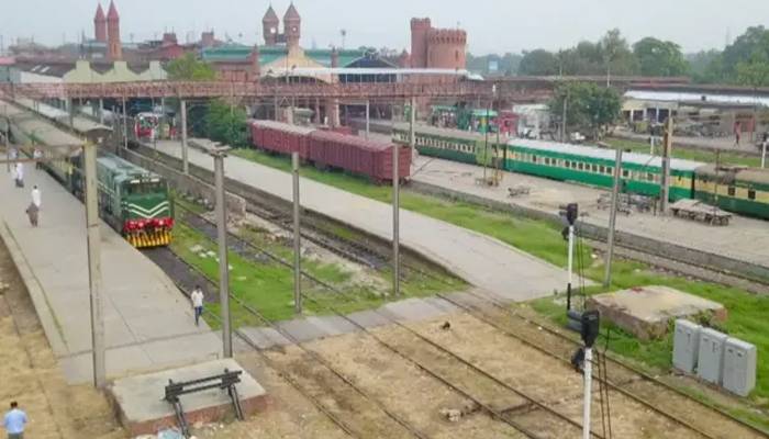  پاکستان ریلوے کھربوں روپے مالیت کی زمین سے محروم، اہم انکشافات
