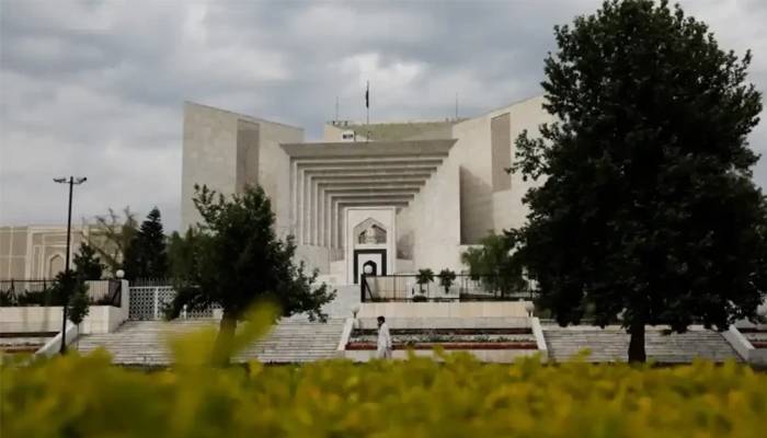  26 آئینی ترمیم کیخلاف درخواستیں:آپ کی خواہشات پر فل کورٹ نہیں بن سکتا،سپریم کورٹ