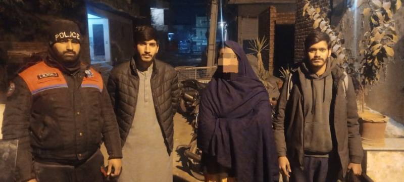 گداگری کی آڑ میں خواجہ سرالاہور کی سڑکوں پرکیاکرتاپکڑاگیا؟اہم خبرآگئی