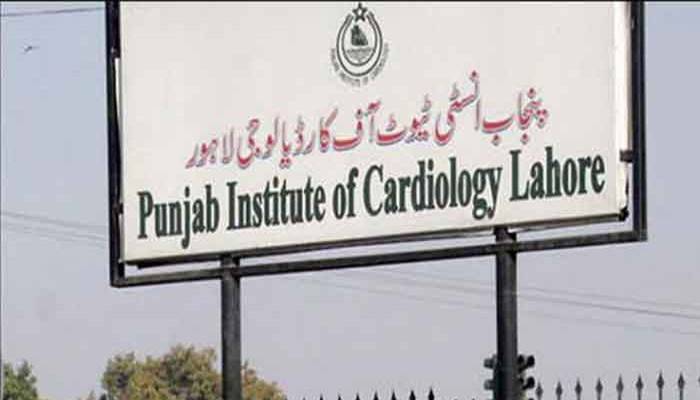 ڈاکٹرآپس میں گتھم گتھا،ینگ ڈاکٹرز کابائیکاٹ کا اعلان