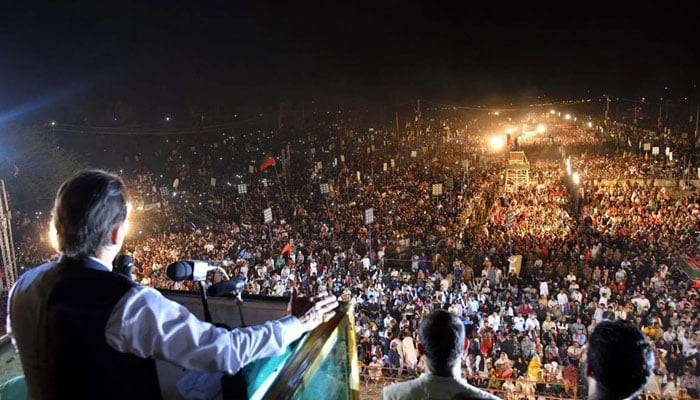 عمران خان کی کال پر پی ٹی آئی کامینار پاکستان میں بڑےپاورشو کافیصلہ