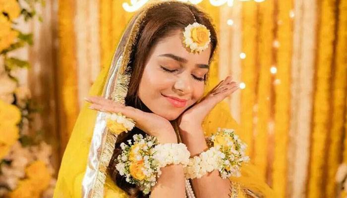 اداکارہ حریم سہیل  کے مایوں کی تصاویر سوشل میڈیا پر وائرل، مداح حیران  رہ گئے