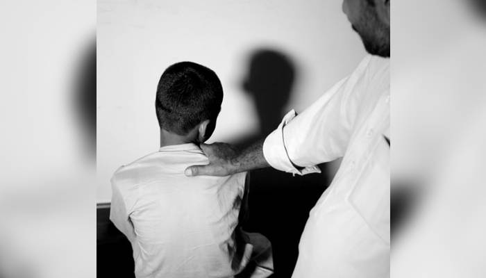 فیصل آباد:15سالہ بچےکے ساتھ زیادتی کرنے والا ملزم گرفتار